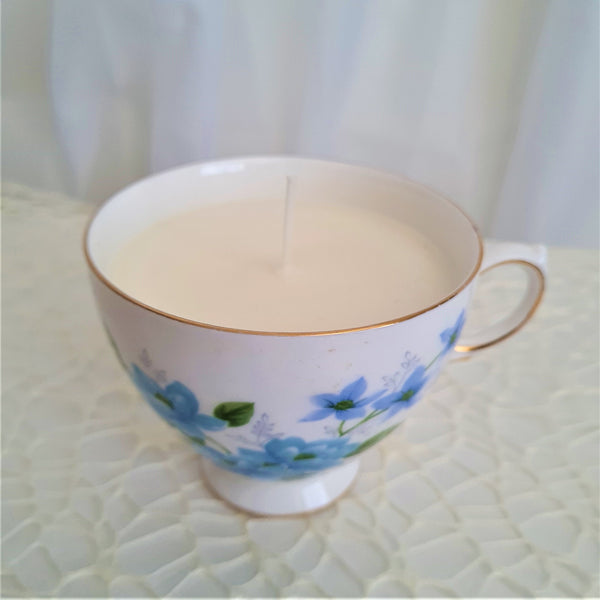 Queen Anne Cup Candle - Freesia