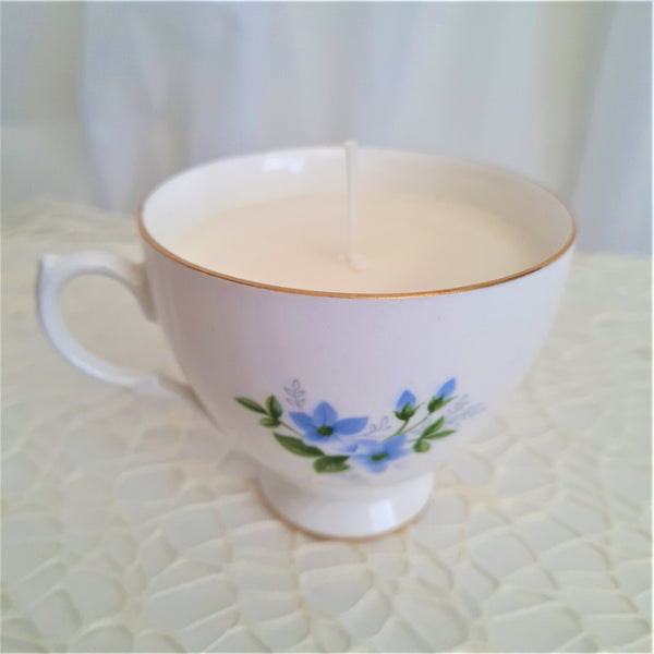 Queen Anne Cup Candle - Freesia