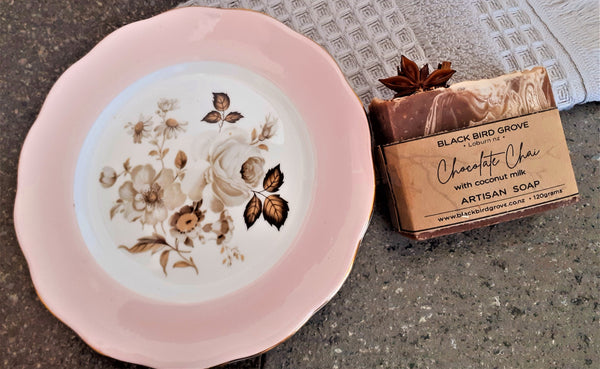 Queen Anne (Terra Nova) Dish with Chocolate Chai Artisan Soap