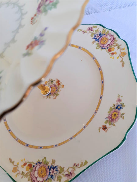Elizabeth Cake Stand