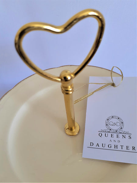 Elizabeth Cake Stand