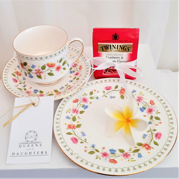 Paragon Anastasia Trio with Tea Samples